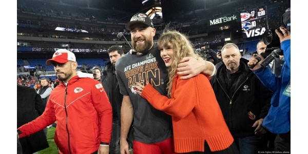 Travis Michael Kelce fait la couverture du magazine GQ en 2025 Travis Michael Kelce fait la couverture du magazine GQ en 2025